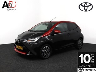 Toyota Aygo 1.0 VVT-i x-clusiv | Lederen bekleding | Climate Control | Camera achter | Keyless Entry |