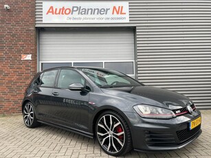 Volkswagen Golf VII 2.0 TSI GTI! Clima! Navi! PDC! Xenon!