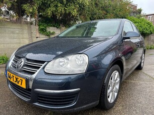 Volkswagen JETTA 2.5l 150pk AUT Americans Uitvoering 1e Eigenaar Bomvol Optie Goed OH! Leer Cruise Clima Stoel Verwarming