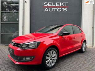 Volkswagen Polo 1.4-16V Style Panoramadak/Airco/RNS 310/Navigatie/Stoelverwarming/Elekt Ramen/Elekt Spiegels/16 Inch/Apk 05-2025