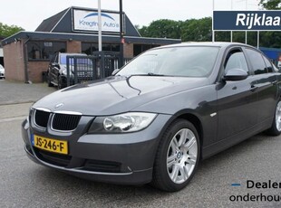 BMW 3-serie 318I EXECUTIVE KEURIGE STAAT