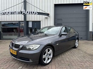 BMW 3-serie 320i Graphite