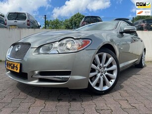 Jaguar XF 3.0D V6 Premium Luxury/LEDER/NAVI/CLIMA/ZEER