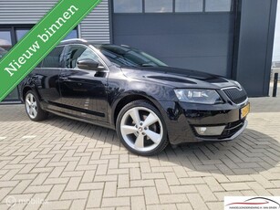 Skoda Octavia Combi 1.2 Elegance NAVI 18