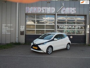 Toyota Aygo 1.0 VVT-i x-play Automaat Camera Airco Elek