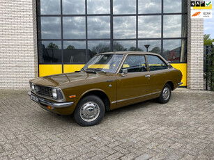 Toyota Corolla Schuur vondst !! 1.2 de Luxe aankoop factuur en koopovereenkomst van 1974 erbij van de 1ste eigenaar