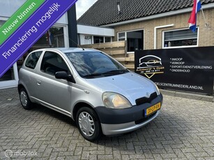 Toyota Yaris 1.0 VVT-i keurige auto NW APK BIJ LEVERING