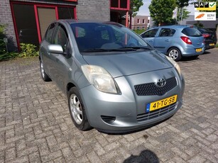 Toyota Yaris 1.3 VVTi Sol // Nieuwe APK /