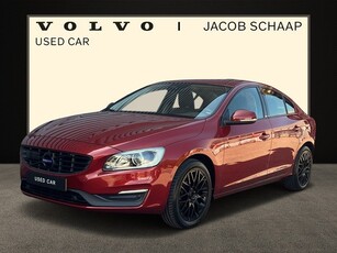 Volvo S60 2.0 T4 Nordic+ / Hoogglans zwarte afwerking /