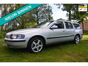 Volvo V70 2.4 T Geartr. C.L.*automaat*airco*cruise*leer*navi