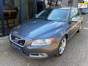 Volvo V70 2.5FT R-Design 230PK LEER / XENON / TREKHAAK