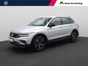 Volkswagen Tiguan 1.4 TSIeHybrid/245PK Active DSG Parkeersensoren + camera's · Navigatie · LED