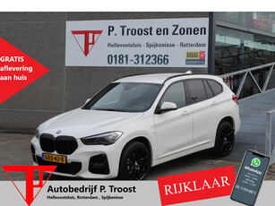 BMW X1 sDrive18i Facelift M-pakket Shadowline Navigatie/Headup display/Elektrische achterklep/Stoelverwarming/Achteruitrijcamera/Sfeerv