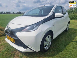 Toyota Aygo 1.0 VVT-i x-play|Airco|Camera|Bluetooth|5drs!