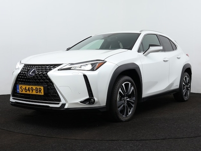 Lexus UX Benzine