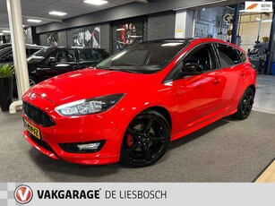 Ford Focus 1.5 Red Edition 150pk / airco / 18inch / cruise-control