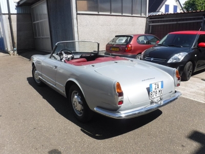 Alfa Romeo 2000 spider 1961