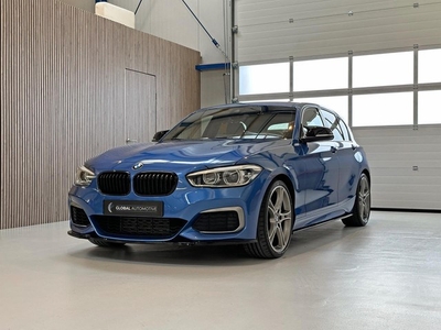 BMW 1-serie M135i xDrive - 19'' PERFORMANCE WIELEN - NAVI -