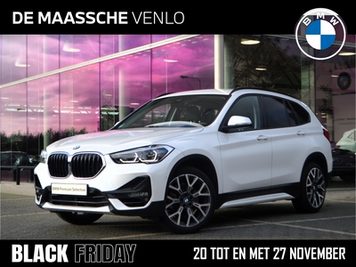 BMW X1 sDrive20i High Executive Sport Line Automaat / Sportstoelen / Trekhaak / Achteruitrijcamera / Adaptieve LED / Park Assistant / Comfort Access