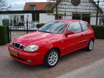 Daewoo Lanos 1.6 SXi **97.000 org.km.**SCHUURVONDST**NIEUWSTAAT**