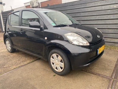 Daihatsu Sirion daihatsu sirion 1.3 4 wielaandrijving NIEUWE APK TOT 16-11-2024,,AIRCO--