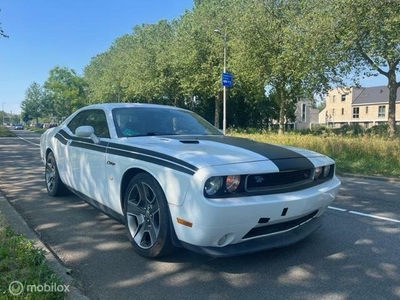 Dodge challenger rt hemi 5.7