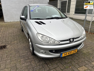 Peugeot 206 1.4-16V Quiksilver