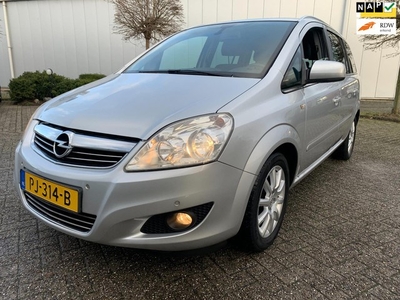 Opel Zafira 1.6 Cosmo 7 persoons uitv. Weinig KM! Vele