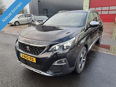 Peugeot 5008 1.5 BlueHDI GERESERVEERD!!!!!!