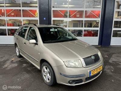 Skoda Fabia Combi 1.4-16V Elegance/Airco/PDC/Trekhaak