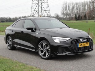 Audi A3 35TFSI S-Line Full LED I NAVIG I CAMERA I PANO I