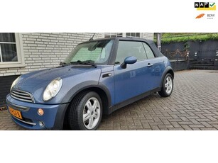 Bijzonder mooie mini cabrio automaat !!