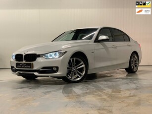 BMW 3-serie 320i Upgrade Edition NAP SPORT LINE