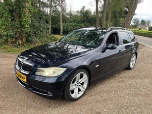 BMW 3-serie Touring 325i High 3.0 6 cilinder Executive 390L