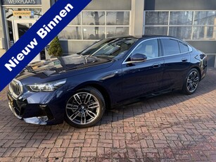 BMW 5 Serie 520i M-Sport Panoramadak Stoelvent.