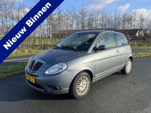 Lancia Ypsilon 1.2 Argento (bj 2008)