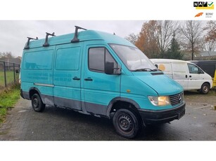 Mercedes-Benz Sprinter 208D 312D 1999 MANUEEL SHORT GERMANY