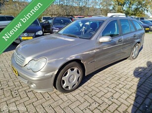 Mercedes C-klasse Combi 200 K. Classic zij schade