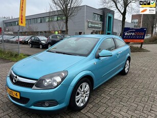 Opel Astra GTC 1.6 Cosmo - AIRCO - PARK SENSOR - LEDER !