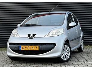 Peugeot 107 1.0-12V XS Airconditioning } Radio/cd