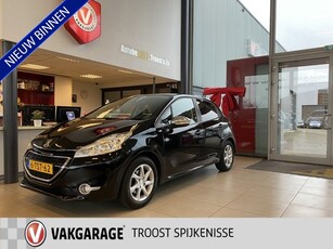 Peugeot 208 1.2 VTi Style,5