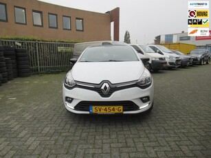 Renault Clio 0.9 TCe Limited met trekhaak