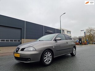 Seat Ibiza 1.4-16V Signo AUTOMAAT NAVI 2 X SLEUTELS