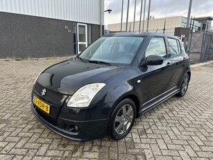 Suzuki Swift 1.3 GLS AIRCO NAVI 2006 ZWART KEYLESS