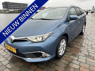 Toyota Auris Touring Sports 1.8 Hybrid Lease pro panodak