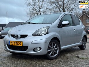 Toyota Aygo 1.0-12V Dynamic Navigator AIRCO NAVIGATIE NAP