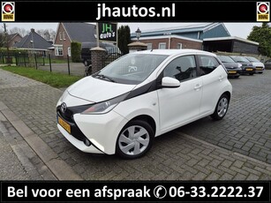 Toyota Aygo 1.0 VVT-i x-play 5-DRS/AIRCO/NAVI/CAMERA/1E-EIG