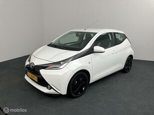 Toyota Aygo 1.0 VVT-i x-play Airco, Camera, Cruise, NAP