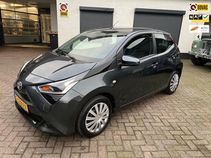 Toyota Aygo 1.0 VVT-i x-play limited Airco / Camera