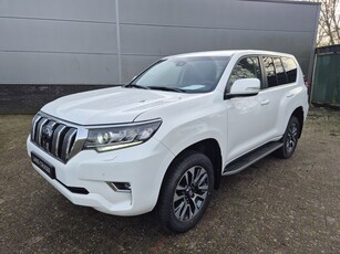 Toyota Land Cruiser 2.8 D-4D-F Professional Window Van